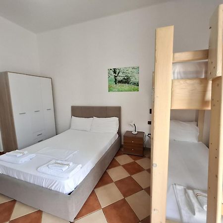 Hotel Sirena Radhime Bagian luar foto