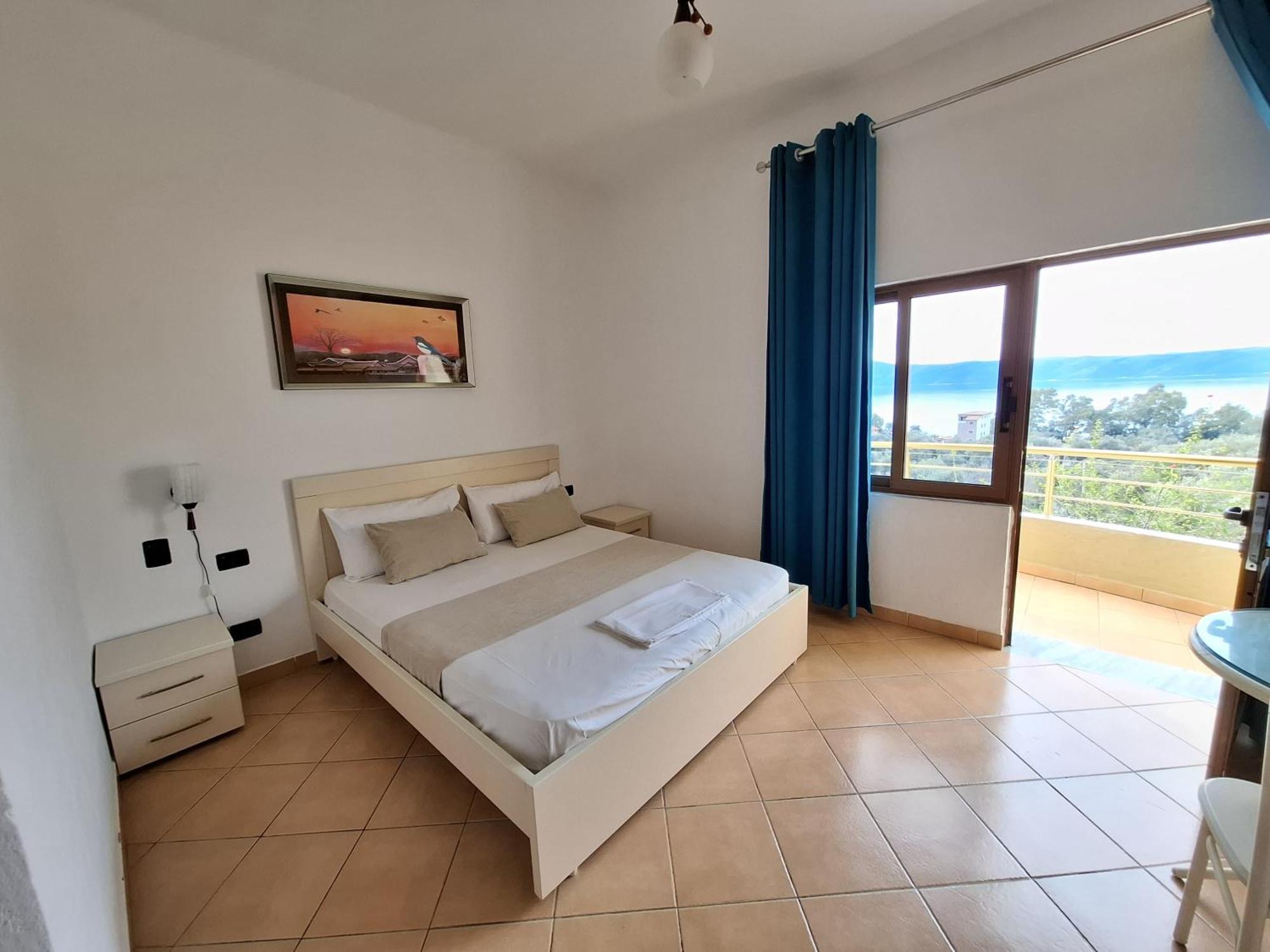 Hotel Sirena Radhime Bagian luar foto